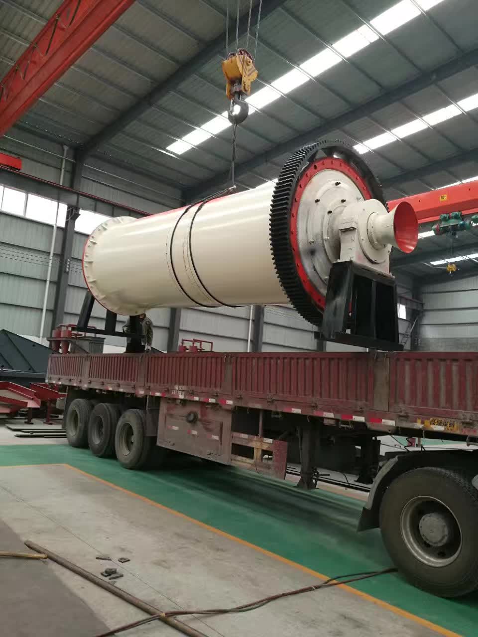 鄭州滎陽1557球磨機發貨現場